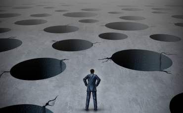 5-Biggest-Pitfalls-of-Your-Call-Center-DT_cropped